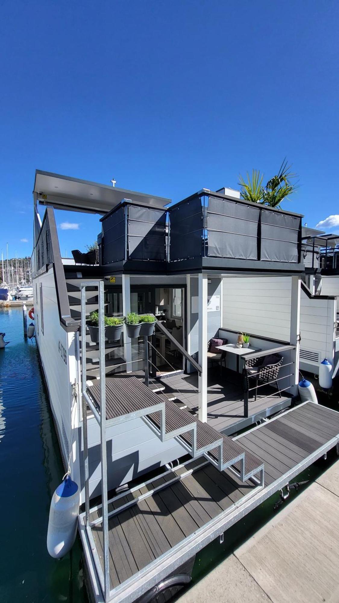 Floating House - Marina Pearl Διαμέρισμα Πορτορόζ Εξωτερικό φωτογραφία